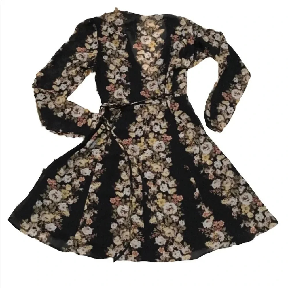 WAYF Black Floral Wrap Long Sleeve Dress Size Small - Picture 6 of 7